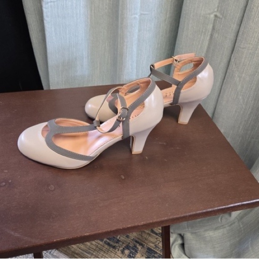 Elegant Gray and Cream Women's Heels